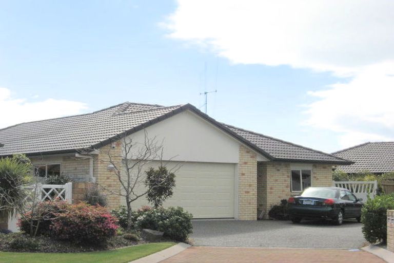 Photo of property in 18 Hinemarama Close, Papamoa Beach, Papamoa, 3118