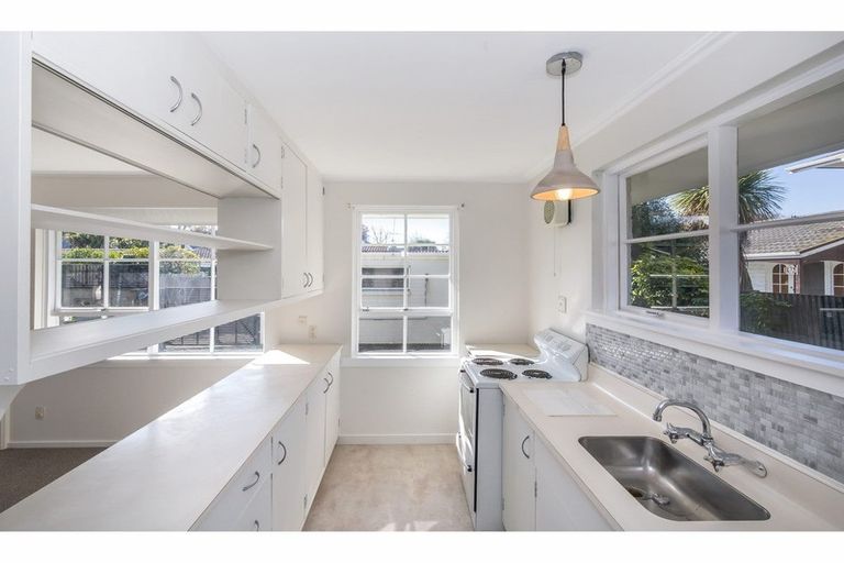 Photo of property in 16a Cashmere Road, Cashmere, Christchurch, 8022