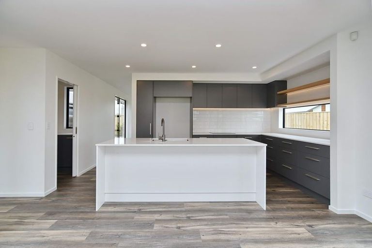 Photo of property in 21 Malaga Crescent, Harewood, Christchurch, 8051