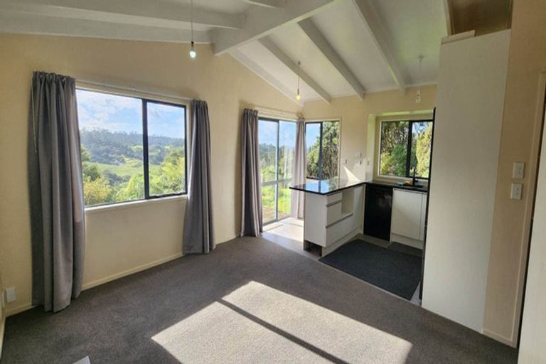 Photo of property in 39a Awhiorangi Promenade, Swanson, Auckland, 0816