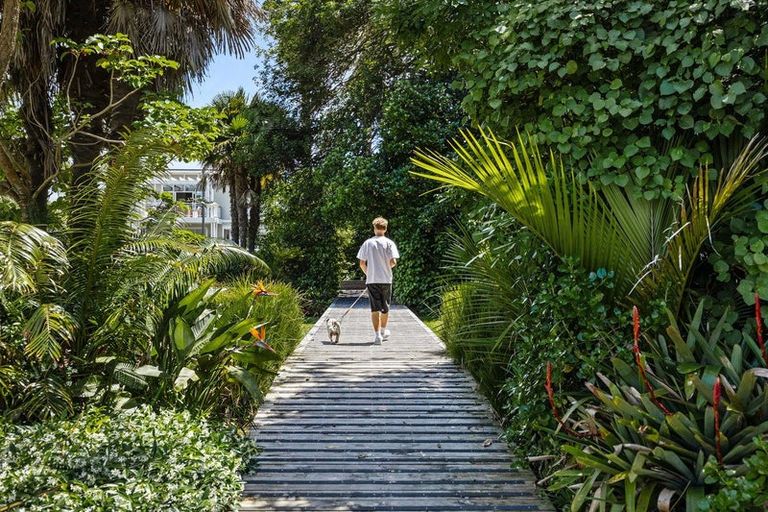 Photo of property in 1 Ocean View Terrace, Orewa, 0931