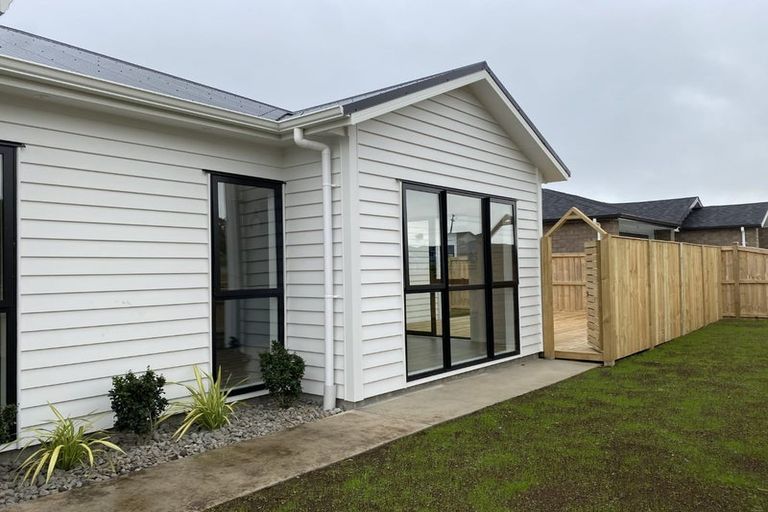 Photo of property in 28 Holcroft Street, Papakura, 2110