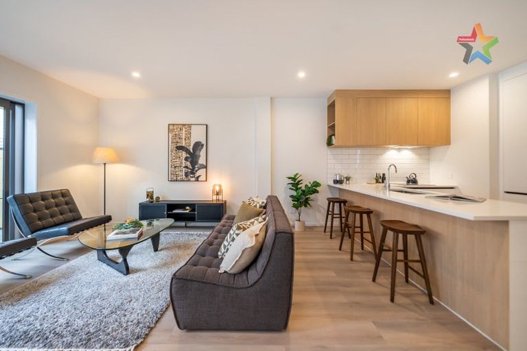 Photo of property in 9 Bayly Road, Moturoa, New Plymouth, 4310