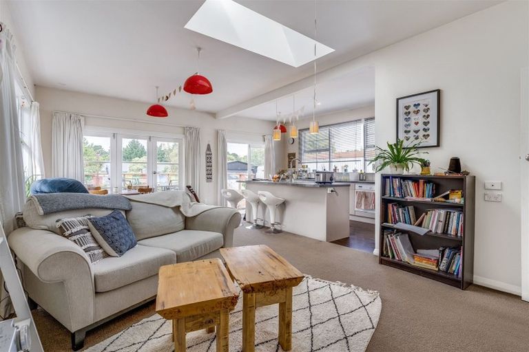 Photo of property in 119 Bowhill Road, New Brighton, Christchurch, 8083