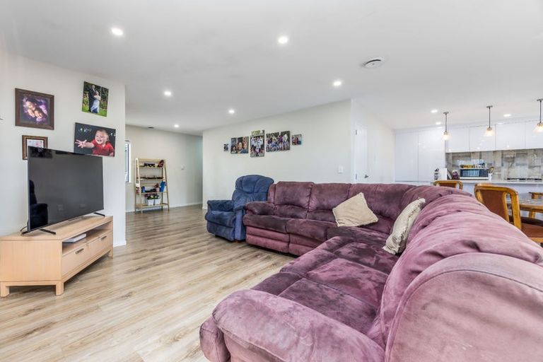 Photo of property in 33a Clendon Avenue, Papatoetoe, Auckland, 2025