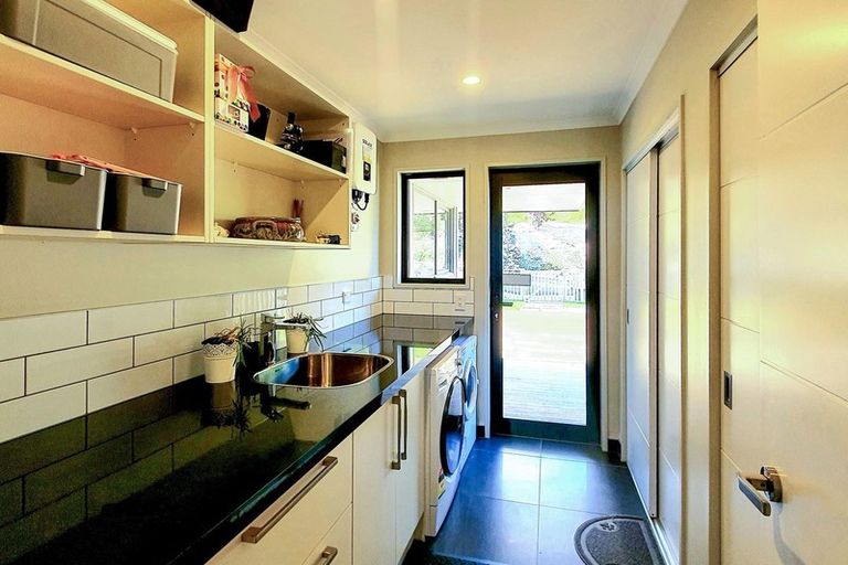 Photo of property in 11 Thomson Street, Green Island, Dunedin, 9018