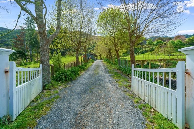 Photo of property in 780 Moonshine Hill Road, Moonshine Valley, Porirua, 5381