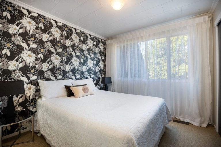 Photo of property in 8 Saint Ives Grove, Whalers Gate, New Plymouth, 4310