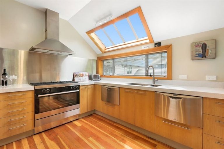 Photo of property in 20 Marriner Street, Sumner, Christchurch, 8081