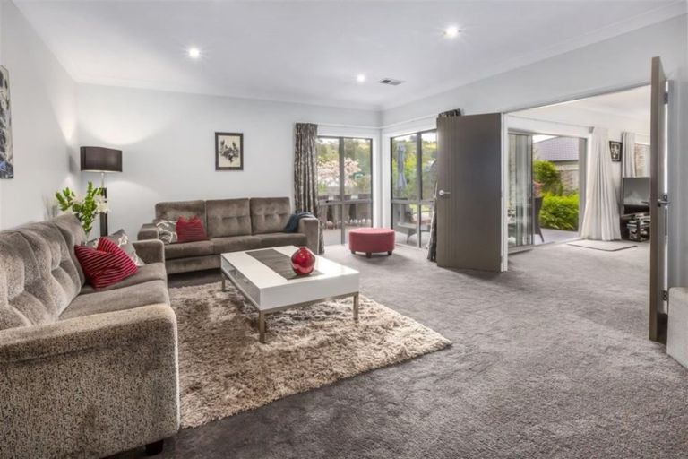 Photo of property in 19 Flotilla Place, Whitby, Porirua, 5024