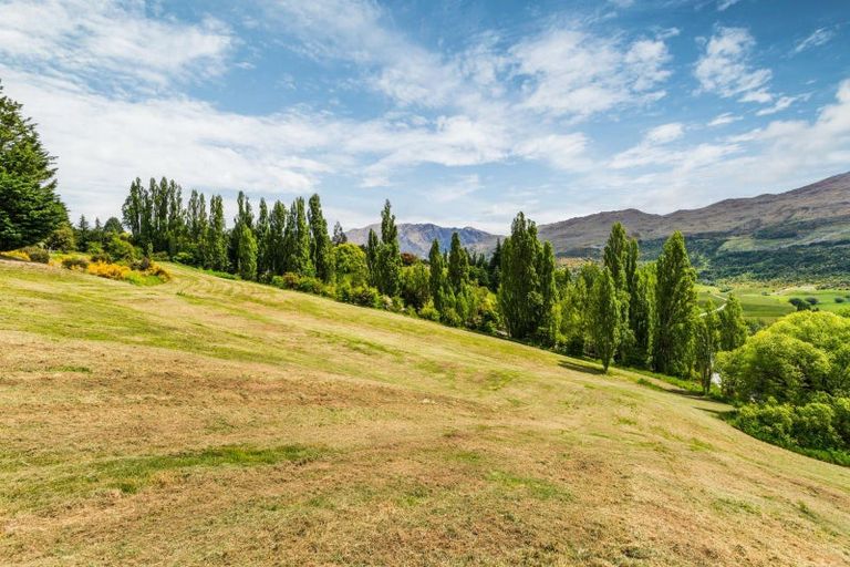 Photo of property in 60 Dalefield Road, Dalefield, Queenstown, 9371