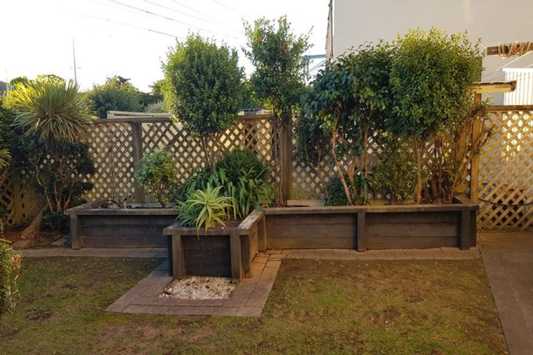 Photo of property in 14 Marina View, Paremata, Porirua, 5026