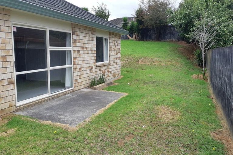 Photo of property in 8 Marblewood Grove, Pukekohe, 2120