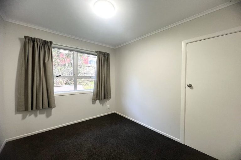 Photo of property in 58 Sunnyside Road, Sunnyvale, Auckland, 0612