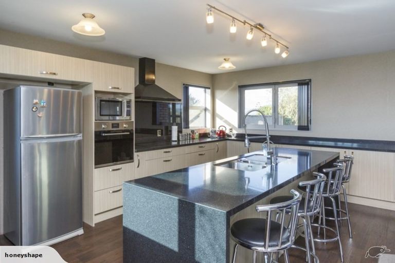 Photo of property in 36 Rodeo Drive, Kelvin Grove, Palmerston North, 4414