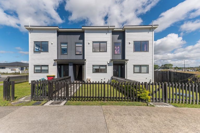 Photo of property in 4 Lumbarda Drive, Kumeu, 0810