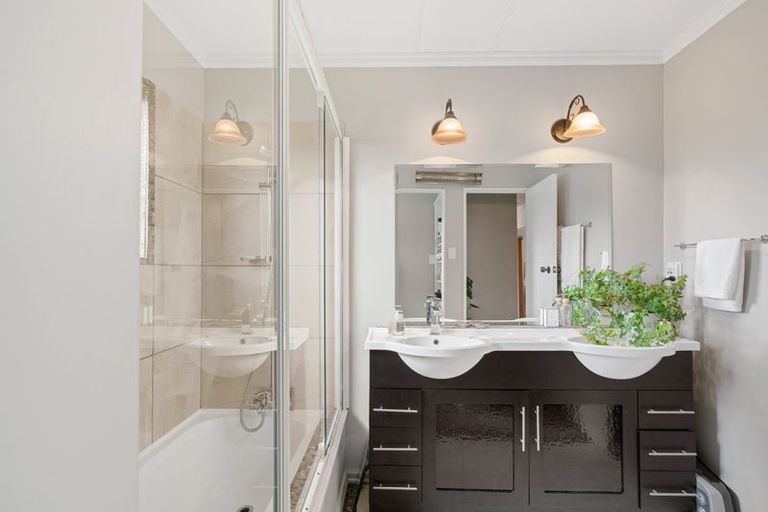 Photo of property in 9 Loasby Place, Greytown, 5712