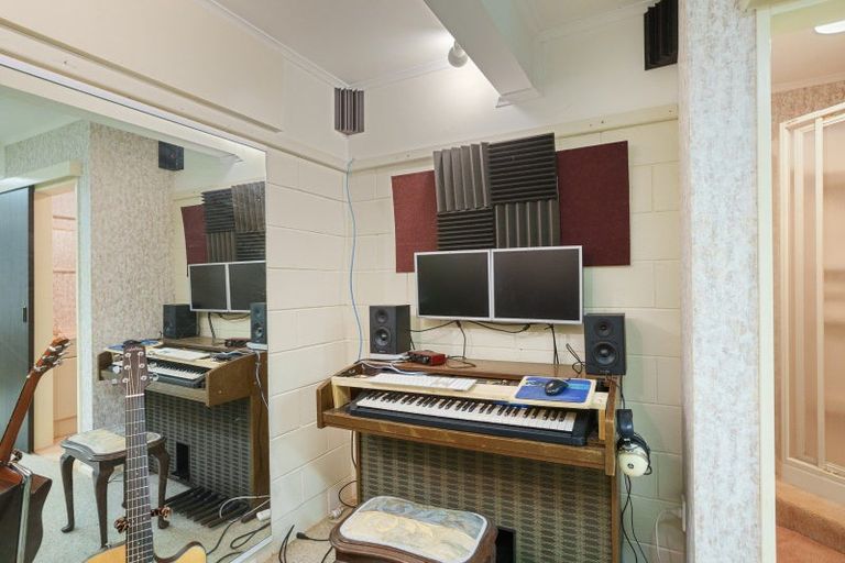 Photo of property in 10 Haven Grove, Naenae, Lower Hutt, 5011