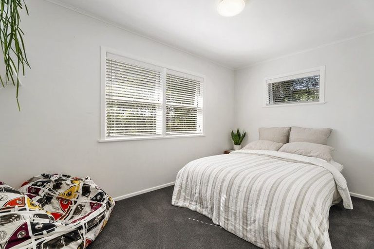 Photo of property in 1/16 Weldene Avenue, Glenfield, Auckland, 0629