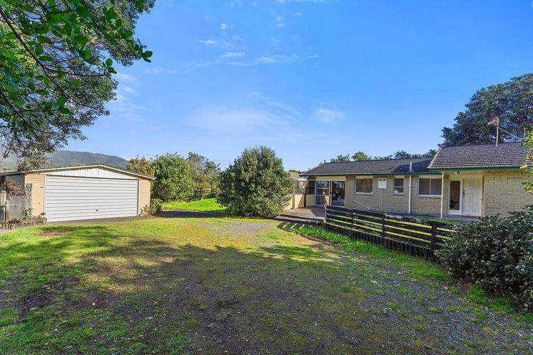 Photo of property in 107 Paetawa Road, Peka Peka, Waikanae, 5391