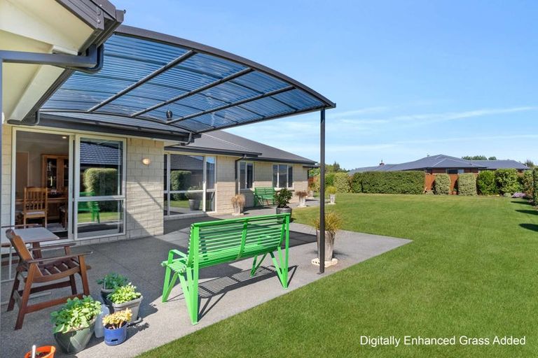 Photo of property in 44 Willowside Place, Amberley, 7410