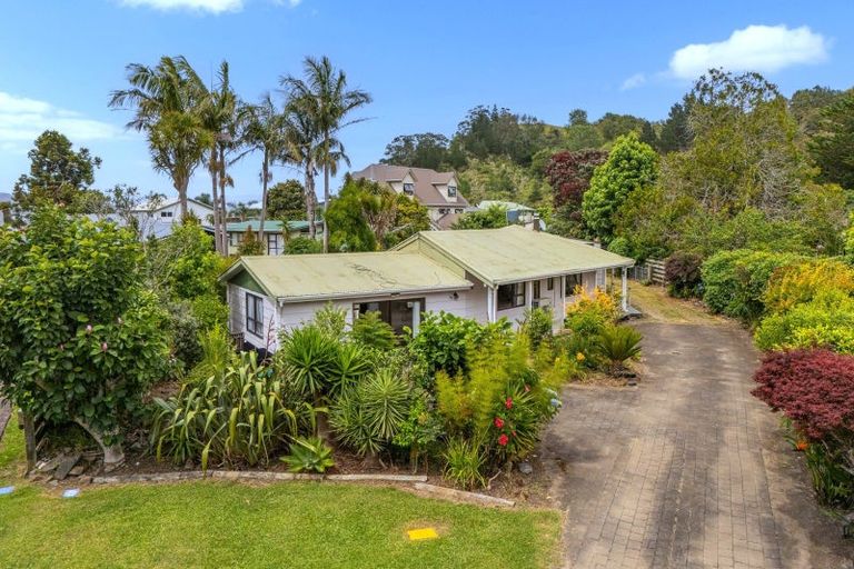Photo of property in 8 Parkland Place, Whitianga, 3510