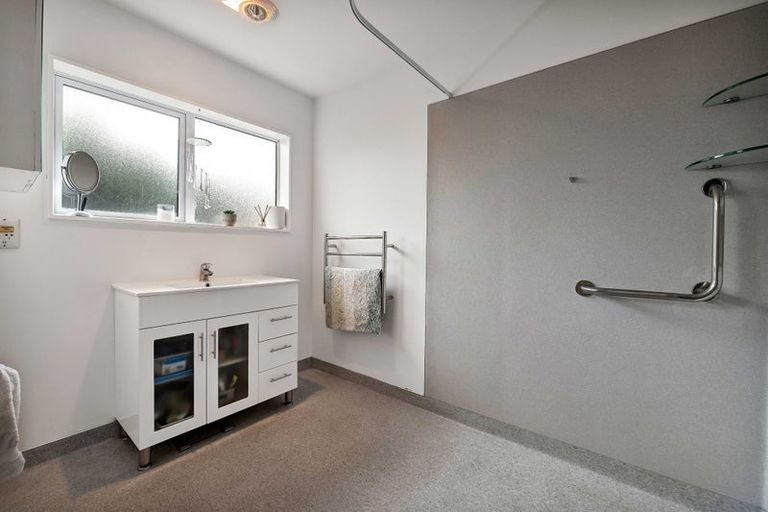 Photo of property in 20 Tukapa Street, Westown, New Plymouth, 4310