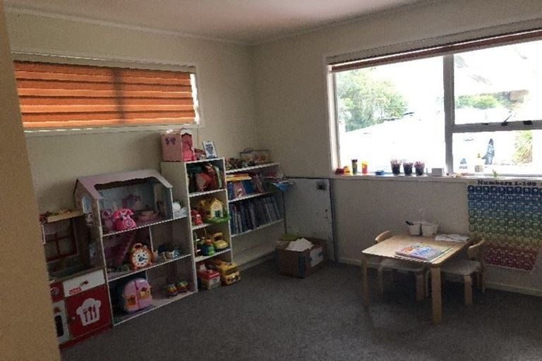 Photo of property in 31 Lavery Place, Sunnynook, Auckland, 0632