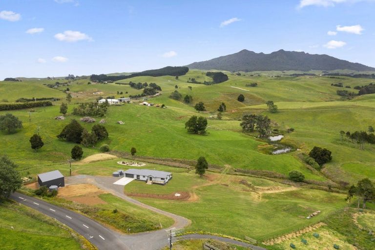 Photo of property in 64 Ruapuke Road, Raglan, 3296