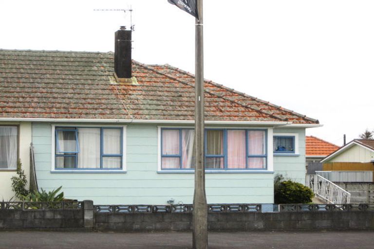 Photo of property in 204 Coronation Avenue, Welbourn, New Plymouth, 4310