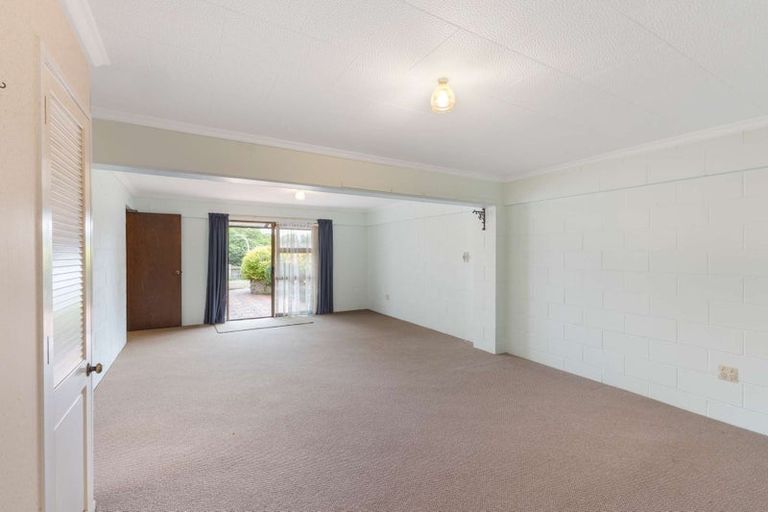 Photo of property in 5 Saint Ives Grove, Whalers Gate, New Plymouth, 4310