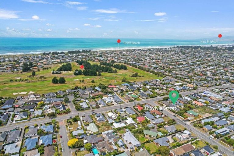 Photo of property in 32 Sylvia Street, Parklands, Christchurch, 8083
