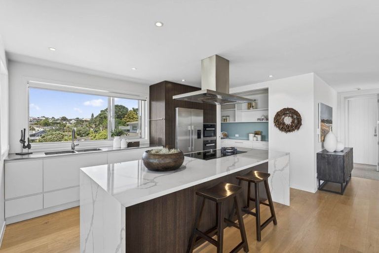 Photo of property in 7 Commodore Parry Road, Castor Bay, Auckland, 0620