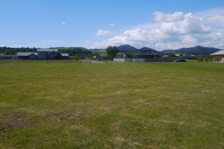 Photo of property in 135 Lisland Drive, Kinloch, Taupo, 3377