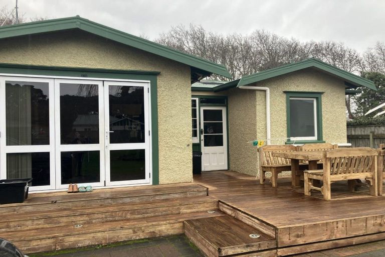 Photo of property in 14 Selwyn Crescent, College Estate, Whanganui, 4500