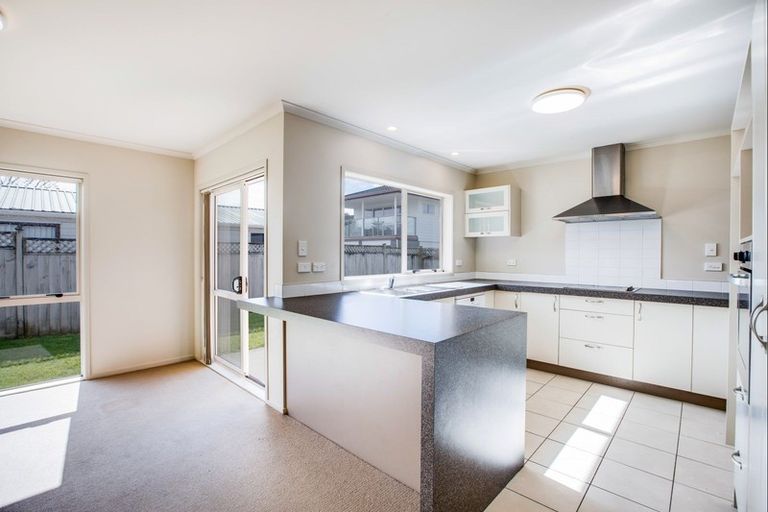 Photo of property in 49 Thomas Moore Place, Pukekohe, 2120