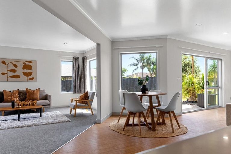 Photo of property in 13 Olive Close, Omokoroa, 3114