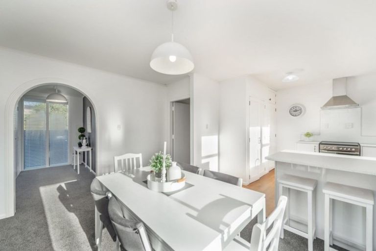 Photo of property in 42 Storey Avenue, Forest Lake, Hamilton, 3200