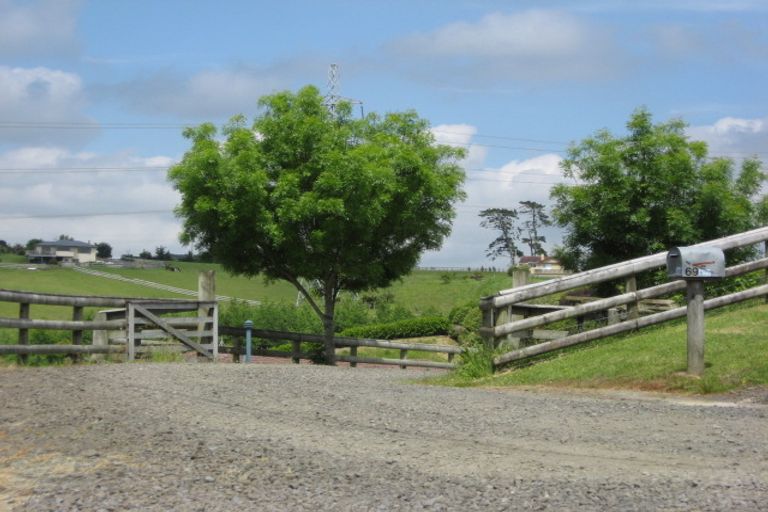 Photo of property in 69 Deacon Road, Riverhead, Kumeu, 0892