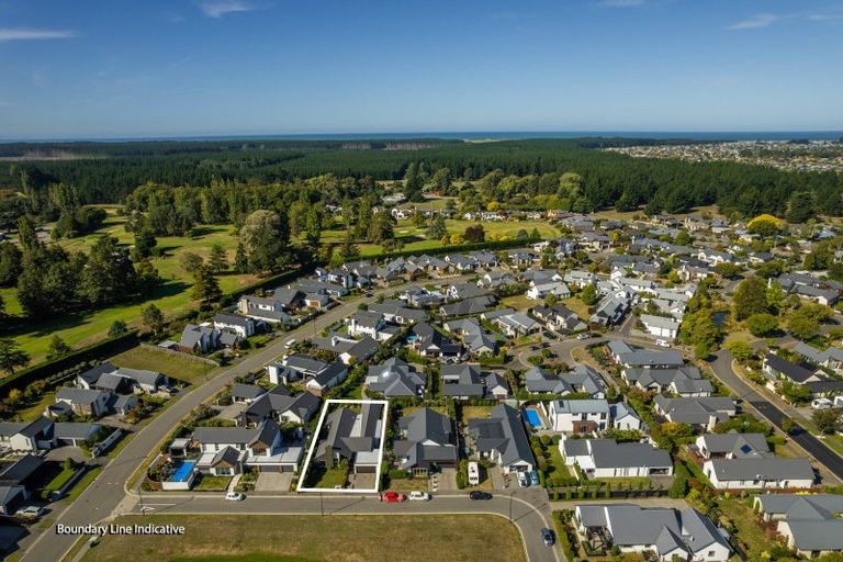 Photo of property in 26 Waitikiri Square, Parklands, Christchurch, 8083