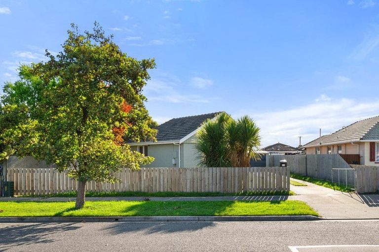 Photo of property in 25 Shetland Street, Woolston, Christchurch, 8062