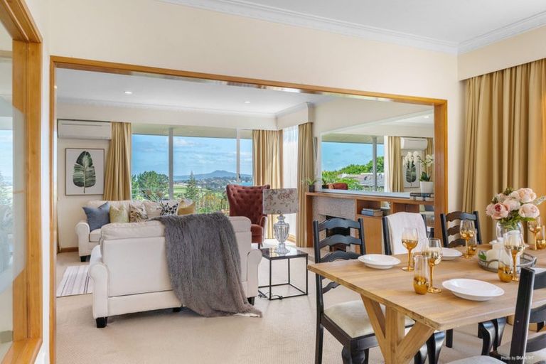 Photo of property in 112 Bleakhouse Road, Mellons Bay, Auckland, 2014