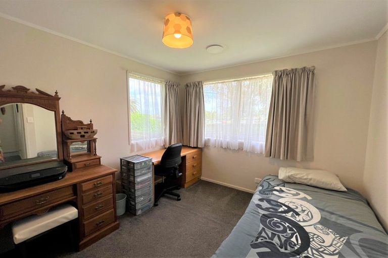 Photo of property in 20 Hyperion Drive, Randwick Park, Auckland, 2105