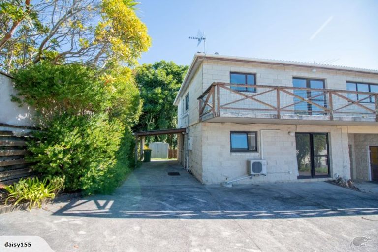 Photo of property in 2/49 Sartors Avenue, Browns Bay, Auckland, 0630