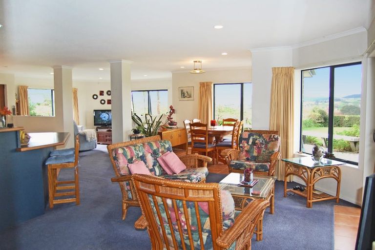 Photo of property in 91 Whaka Street, Maungaturoto, 0520