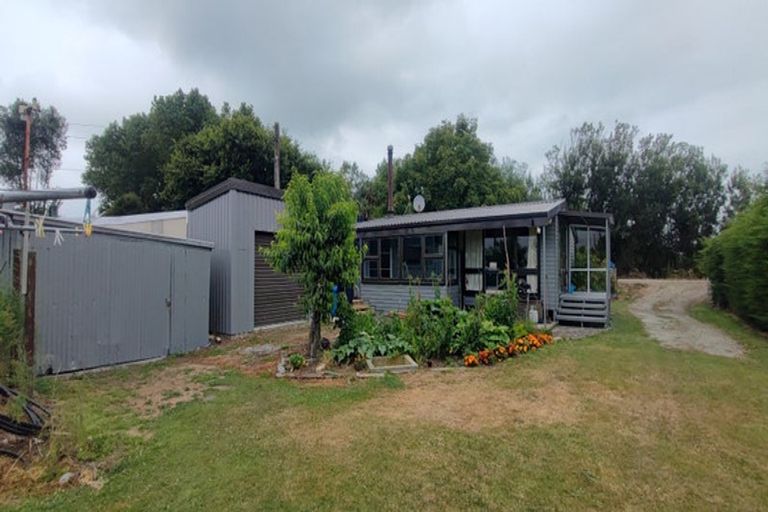Photo of property in 17 Stopbank Road, Milford, Temuka, 7986
