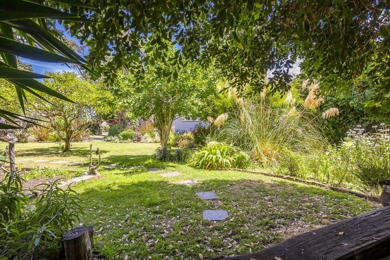 Photo of property in 25 Seddon Street, Waikanae, 5036