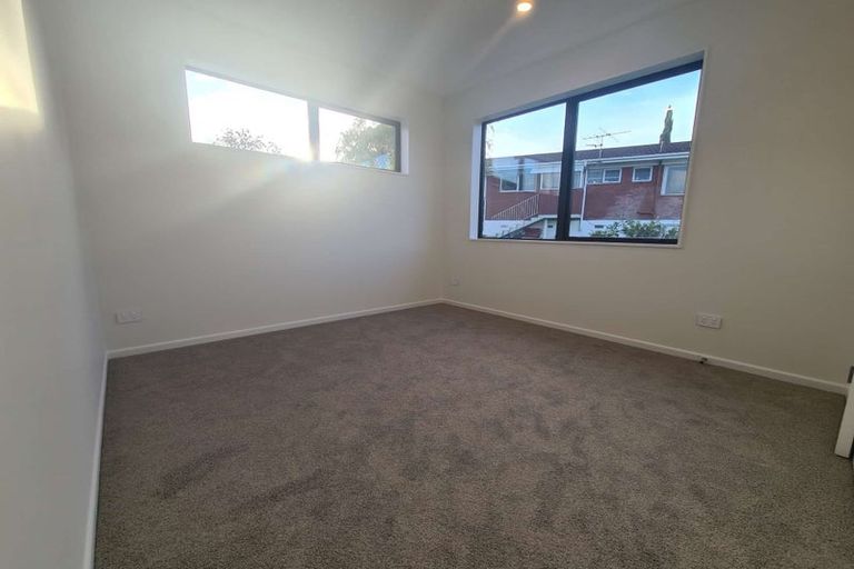 Photo of property in 16d Sheridan Drive, New Lynn, Auckland, 0600