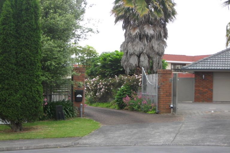 Photo of property in 6 Gigi Place, Conifer Grove, Takanini, 2112