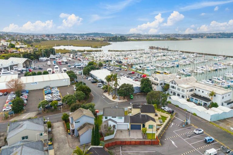 Photo of property in 11l Clearwater Cove, West Harbour, Auckland, 0618